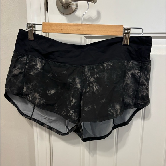 Lululemon shorts - Picture 1 of 3